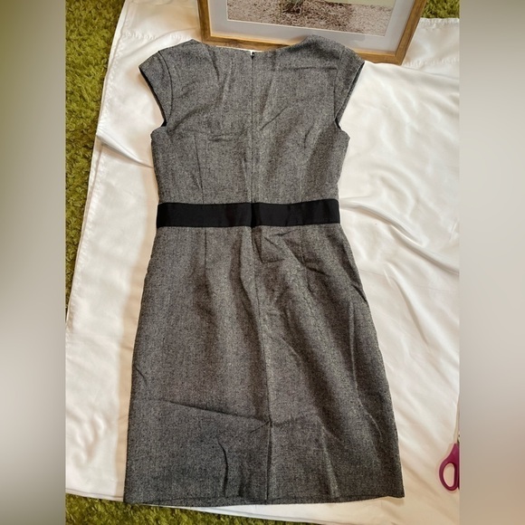 Banana Republic factory size 4 petite black/gray midi dress - Picture 3 of 7